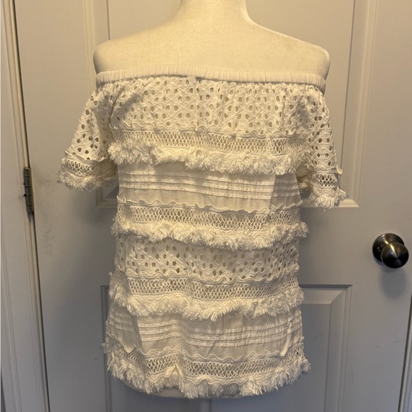 Neiman Marcus White Off-Shoulder Lace Top - Picture 4 of 8